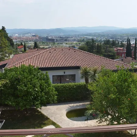Apartment By The Castle Koper